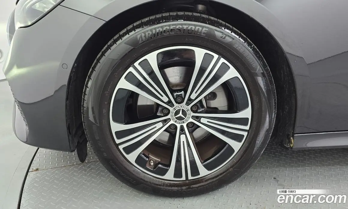 Mercedes-Benz E-Class 2024 2.0 автомат (гидро), фото 5