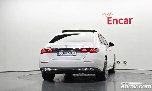 Mercedes-Benz E-Class 2024 2.0 автомат (гидро), миниатюра 4