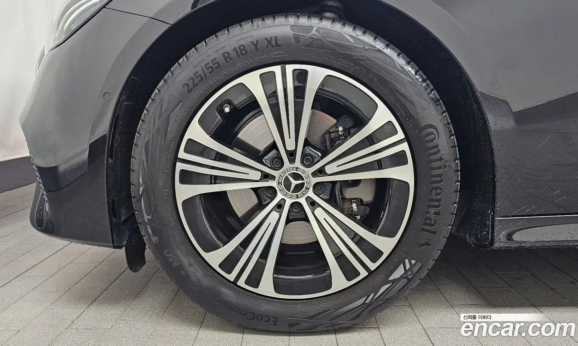Mercedes-Benz E-Class 2025 2.0 автомат (гидро), фото 4