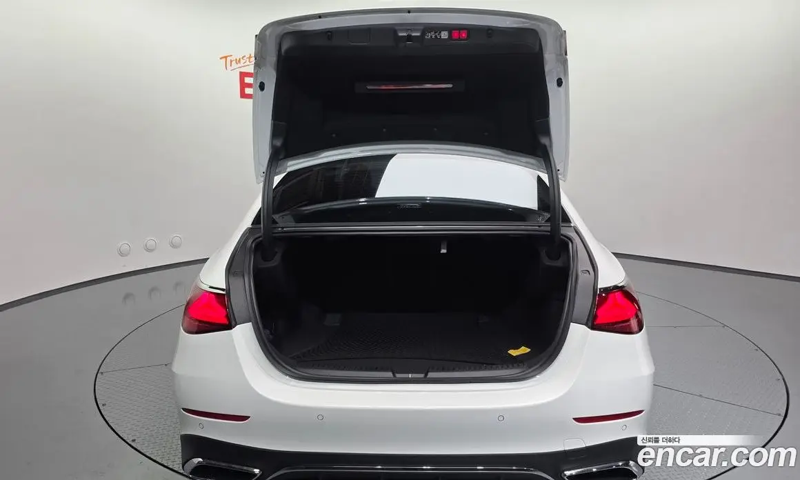 Mercedes-Benz E-Class 2026 2.0 автомат (гидро), фото 32