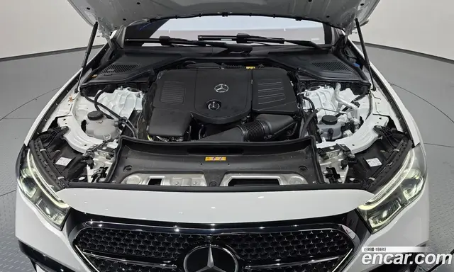 Mercedes-Benz E-Class 2026 2.0 автомат (гидро), миниатюра 5