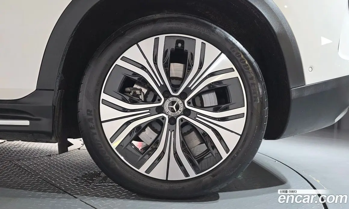 Mercedes-Benz EQE 2023 0.3 автомат (гидро), фото 6