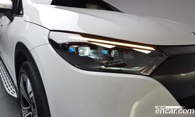 Mercedes-Benz EQE 2023 0.3 автомат (гидро), миниатюра 7