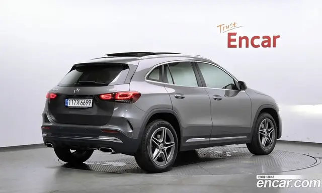 Mercedes-Benz GLA-Class 2022 2.0 автомат (гидро), миниатюра 2