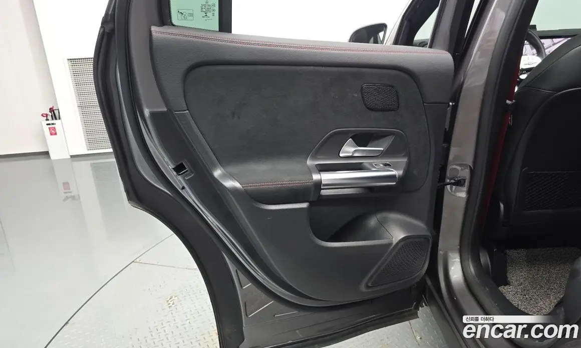 Mercedes-Benz GLA-Class 2022 2.0 автомат (гидро), фото 14