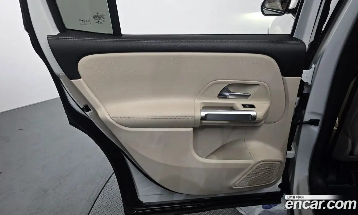 Mercedes-Benz GLB-Class 2021 2.0 автомат (гидро), фото 15