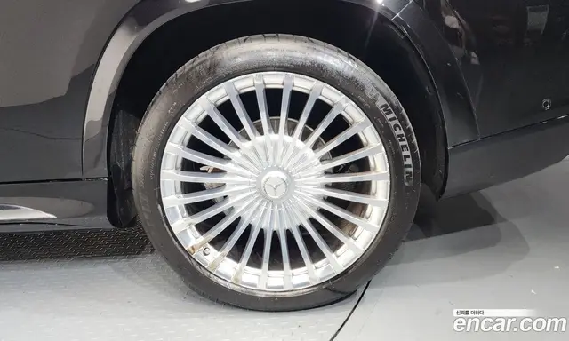 Mercedes-Benz GLS-Class 2023 4.0 автомат (гидро), миниатюра 7