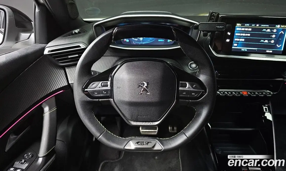 Peugeot 2008 2023 0.1 автомат (гидро), фото 12