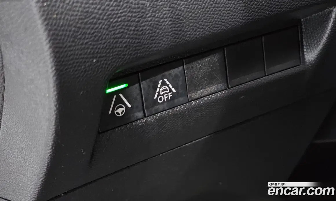 Peugeot 2008 2023 0.1 автомат (гидро), фото 14