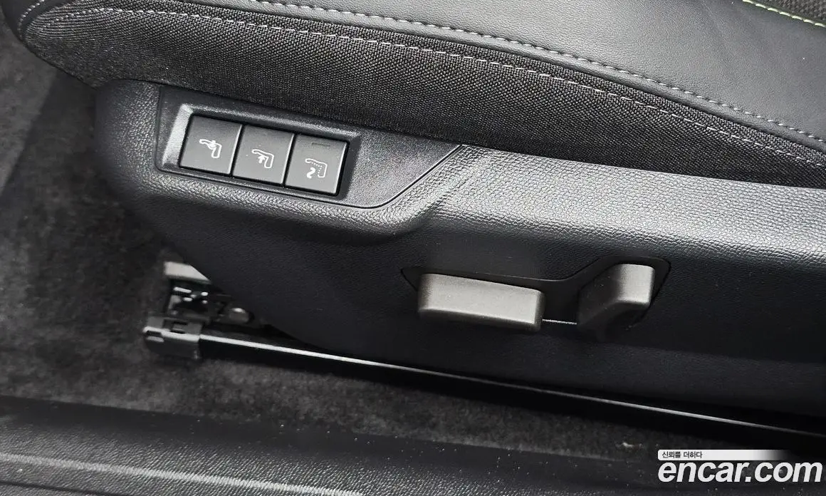 Peugeot 2008 2023 0.1 автомат (гидро), фото 18