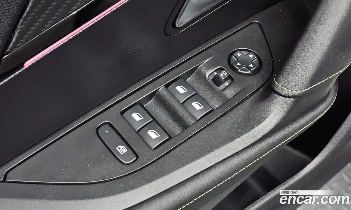 Peugeot 2008 2023 0.1 автомат (гидро), фото 19