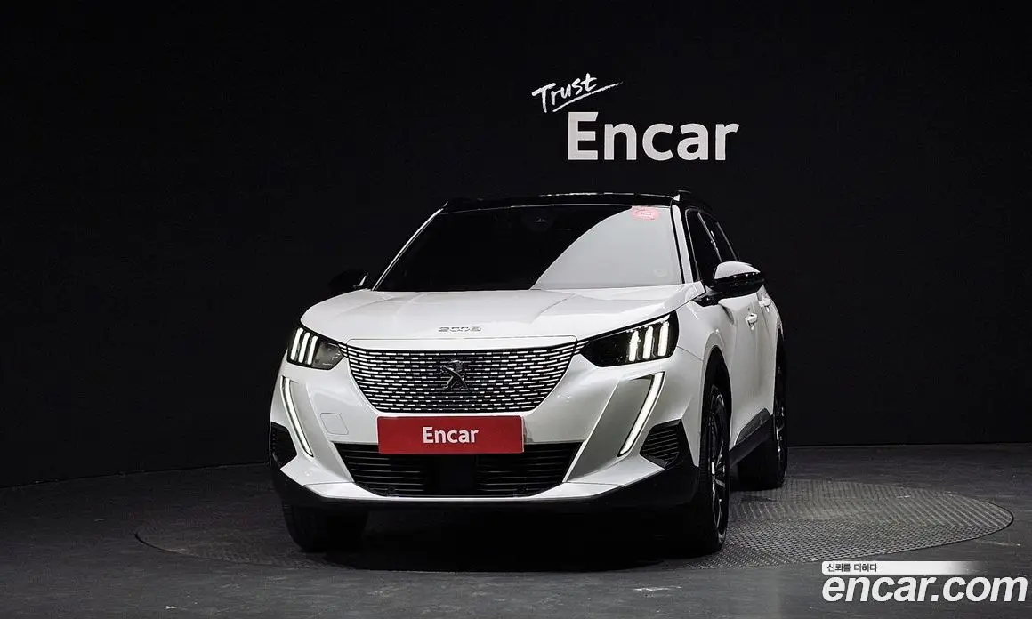 Peugeot 2008 2023 0.1 автомат (гидро), фото 3