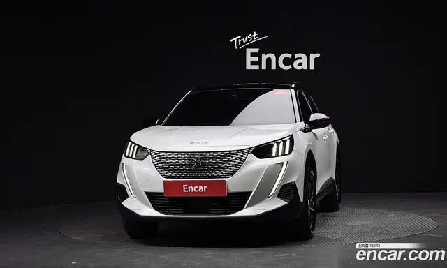 Peugeot 2008 2023 0.1 автомат (гидро), миниатюра 3
