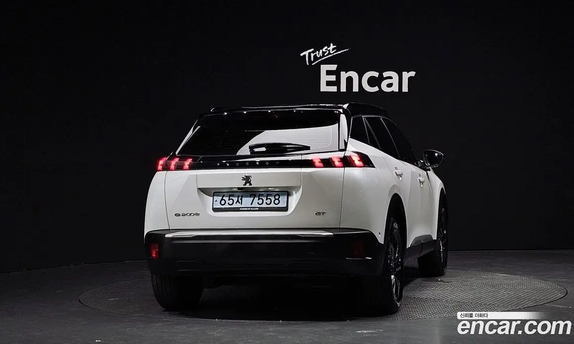 Peugeot 2008 2023 0.1 автомат (гидро), фото 4