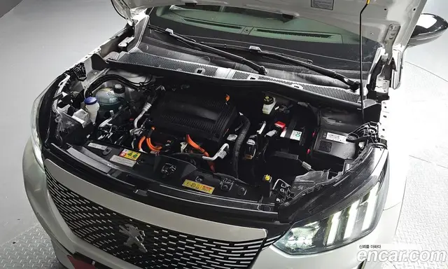 Peugeot 2008 2023 0.1 автомат (гидро), миниатюра 6