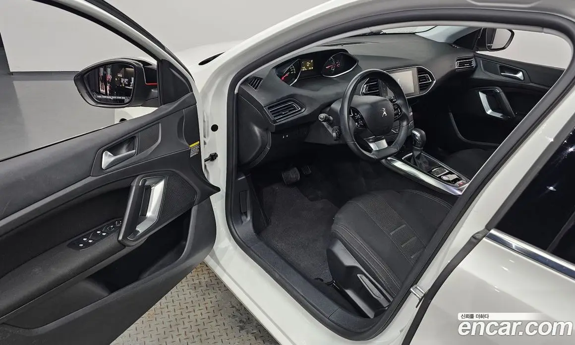 Peugeot 308 2014 2.0 автомат (гидро), фото 10