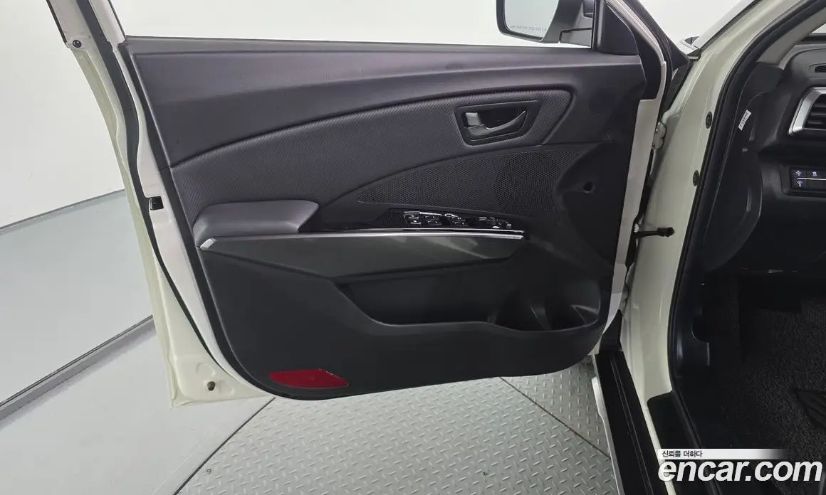 SsangYong TIBOLI 2024 1.5 автомат (гидро), фото 14