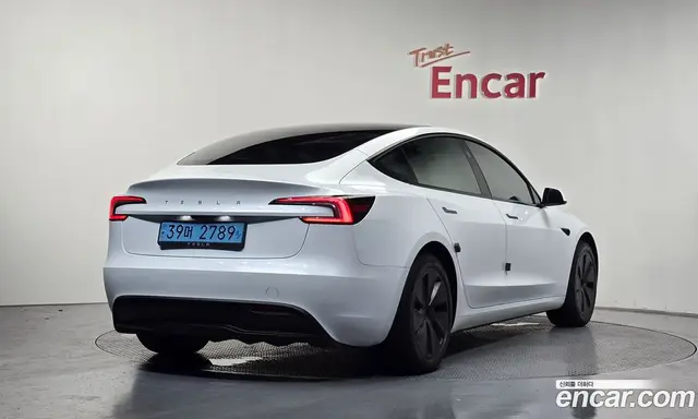 Tesla Model 3, 2024, 29 362 км