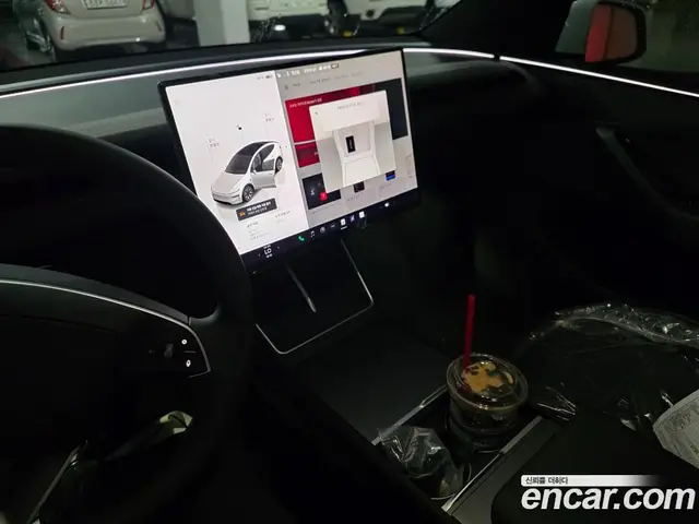 Tesla Model Y 2026 автомат (гидро), миниатюра 9