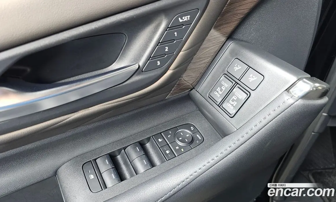 Toyota Alphard 2024 2.5 автомат (гидро), фото 29