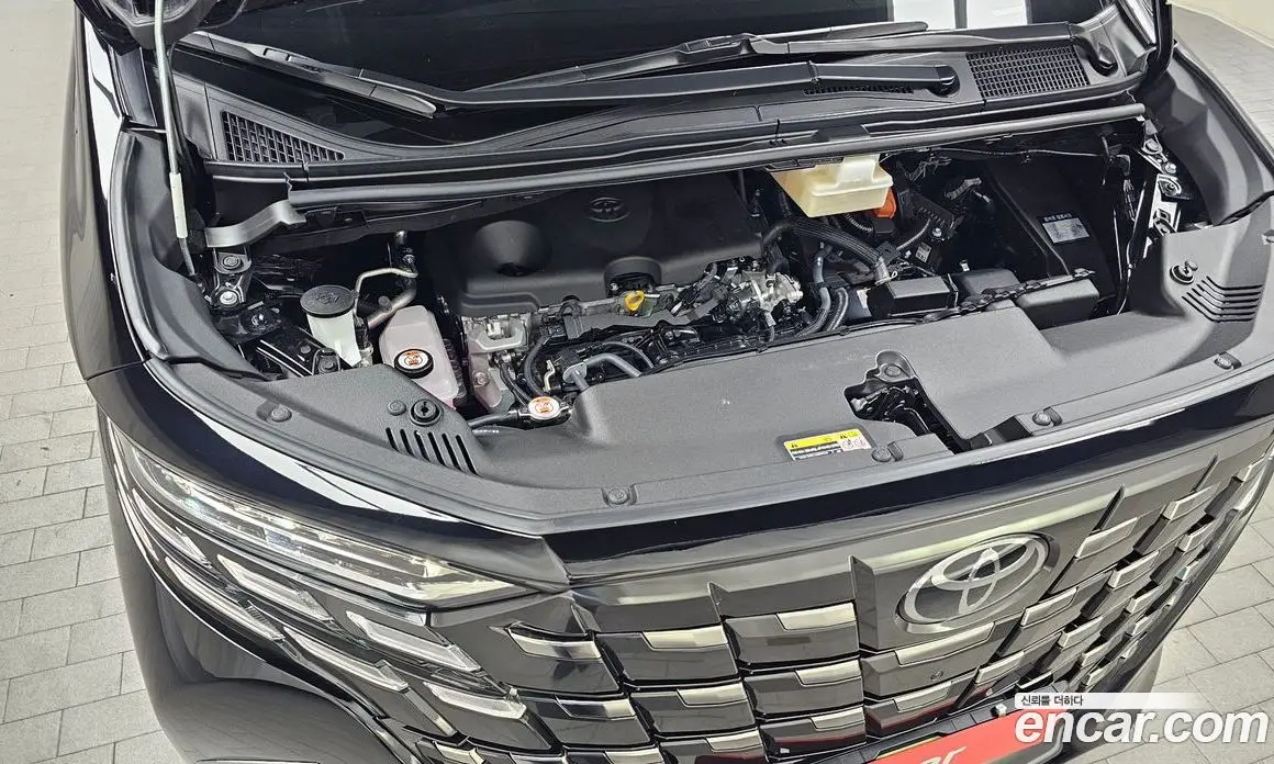 Toyota Alphard 2024 2.5 автомат (гидро), фото 5