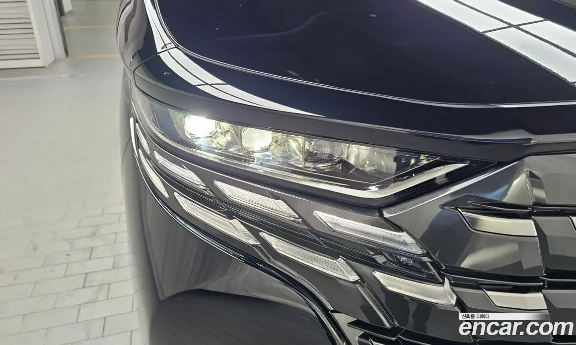 Toyota Alphard 2024 2.5 автомат (гидро), фото 7