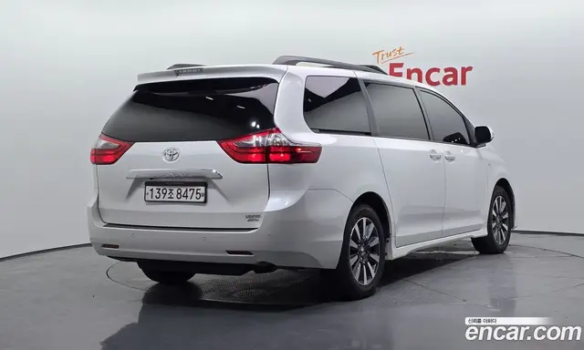Toyota Sienna 2020 3.5 автомат (гидро), миниатюра 2