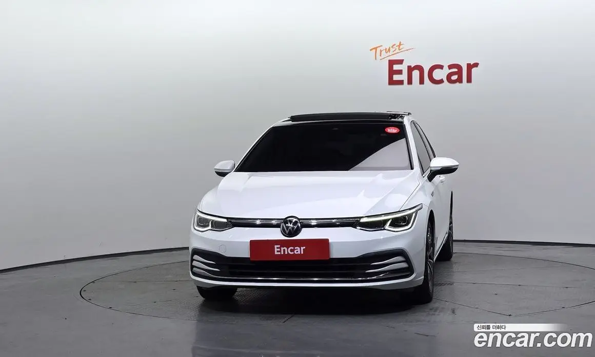 Volkswagen Golf 2023 2.0 автомат (гидро), фото 3
