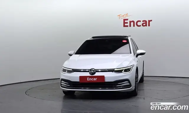 Volkswagen Golf 2023 2.0 автомат (гидро), миниатюра 3