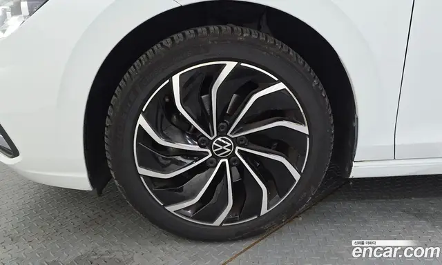Volkswagen Golf 2023 2.0 автомат (гидро), миниатюра 5