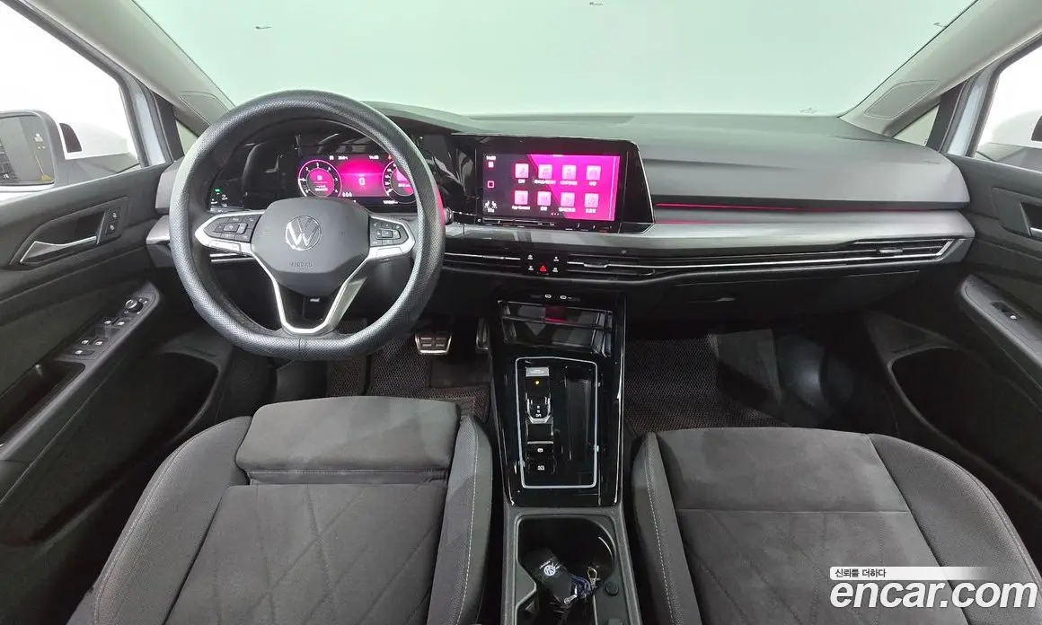 Volkswagen Golf 2023 2.0 автомат (гидро), фото 7