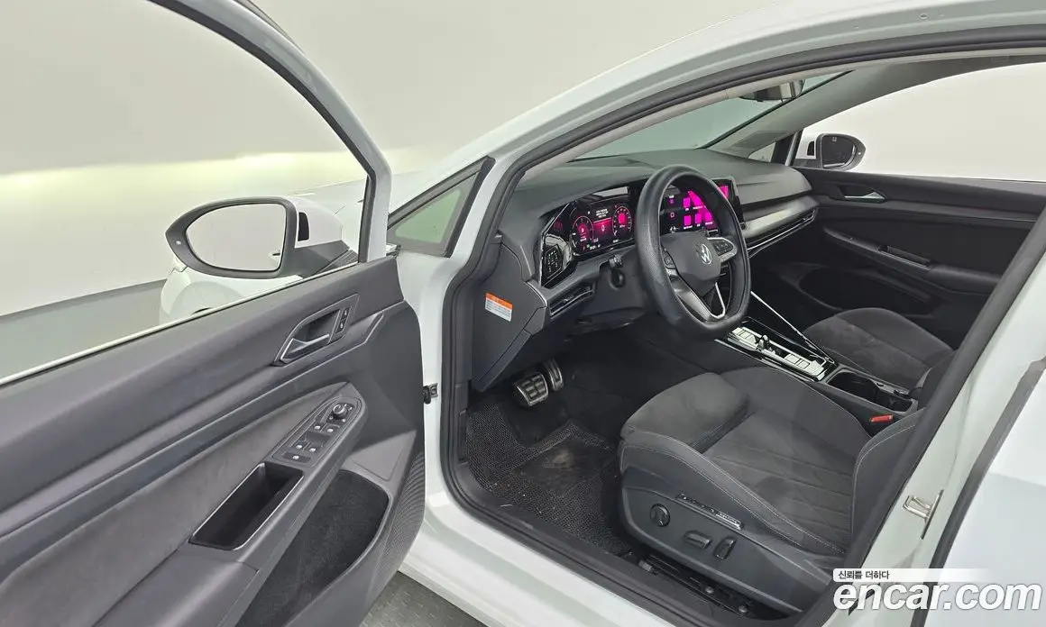 Volkswagen Golf 2023 2.0 автомат (гидро), фото 10