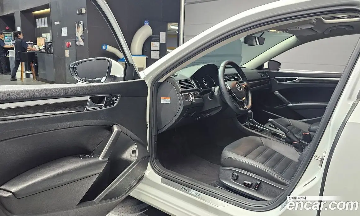 Volkswagen Passat 2018 2.0 автомат (гидро), фото 13
