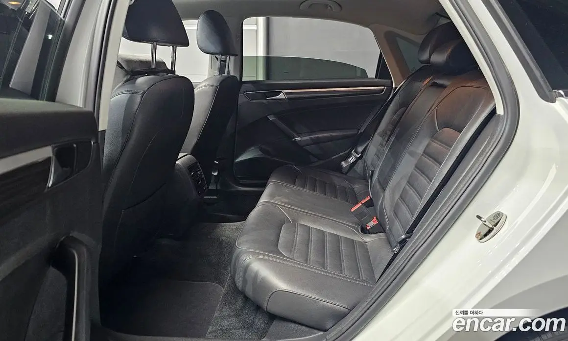 Volkswagen Passat 2018 2.0 автомат (гидро), фото 18