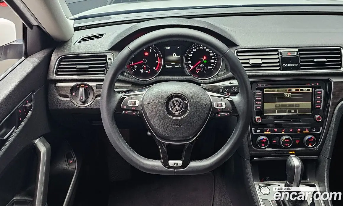 Volkswagen Passat 2018 2.0 автомат (гидро), фото 19