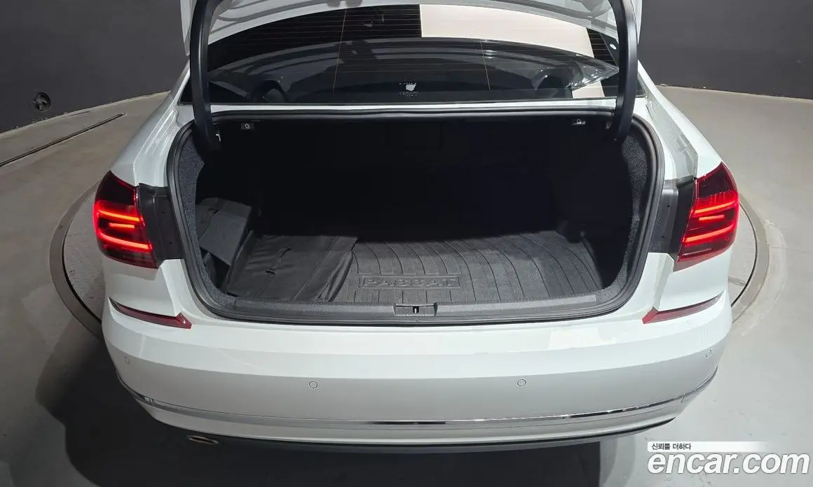 Volkswagen Passat 2018 2.0 автомат (гидро), фото 33