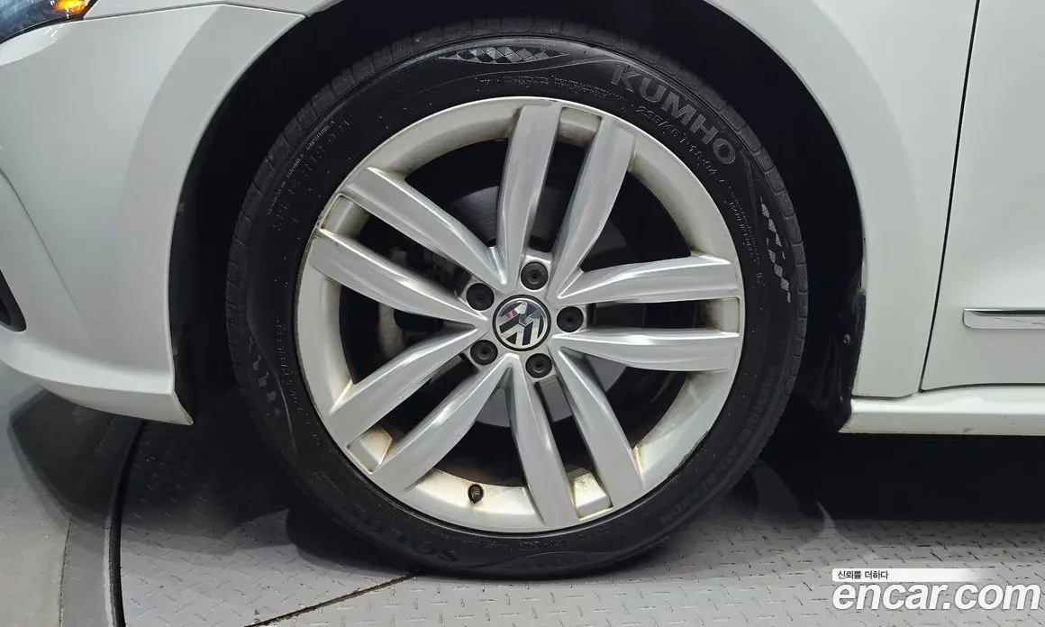 Volkswagen Passat 2018 2.0 автомат (гидро), фото 5