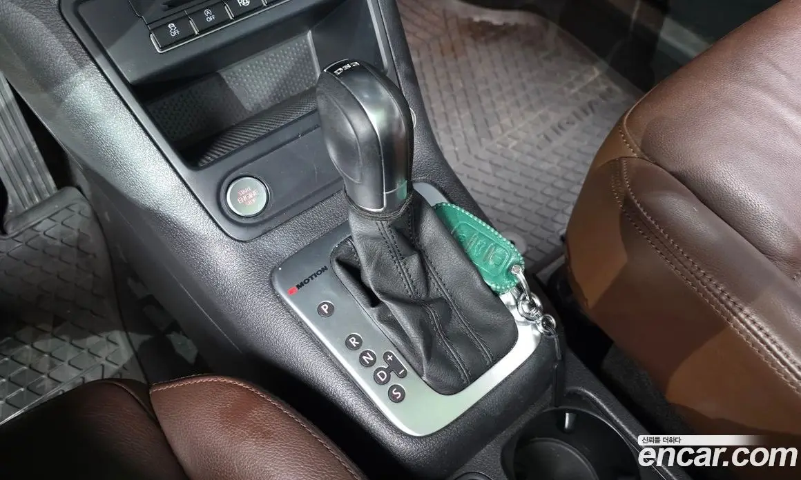 Volkswagen Tiguan 2015 2.0 автомат (гидро), фото 11