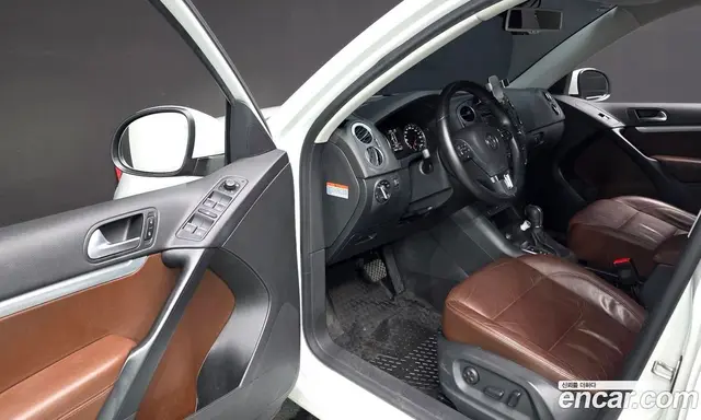 Volkswagen Tiguan 2015 2.0 автомат (гидро), миниатюра 12