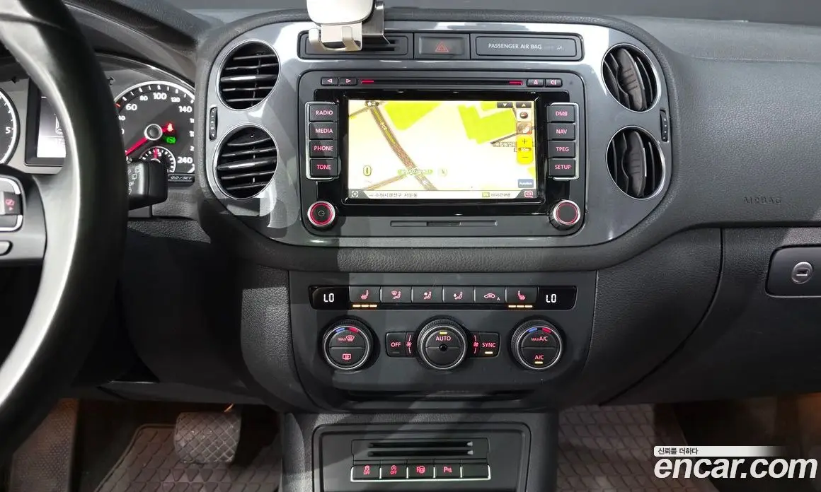 Volkswagen Tiguan 2015 2.0 автомат (гидро), фото 19