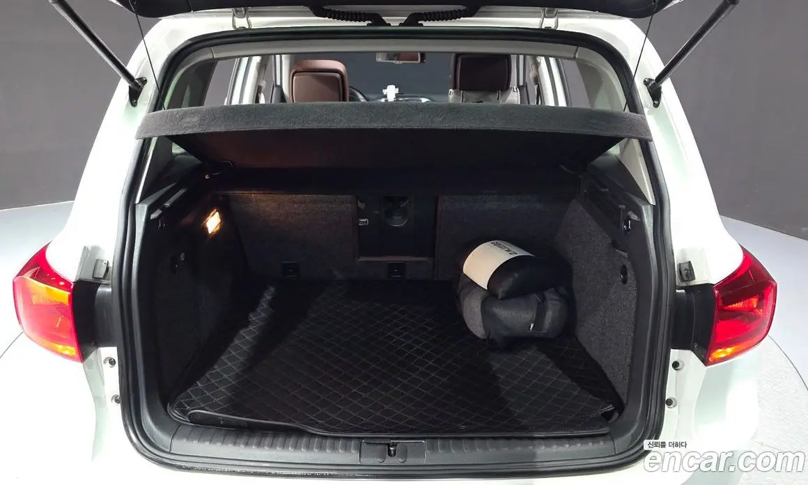 Volkswagen Tiguan 2015 2.0 автомат (гидро), фото 24