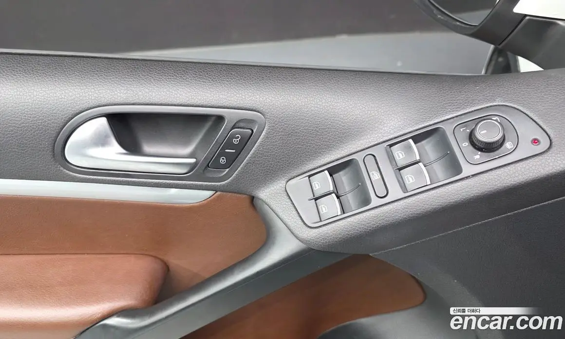 Volkswagen Tiguan 2015 2.0 автомат (гидро), фото 27