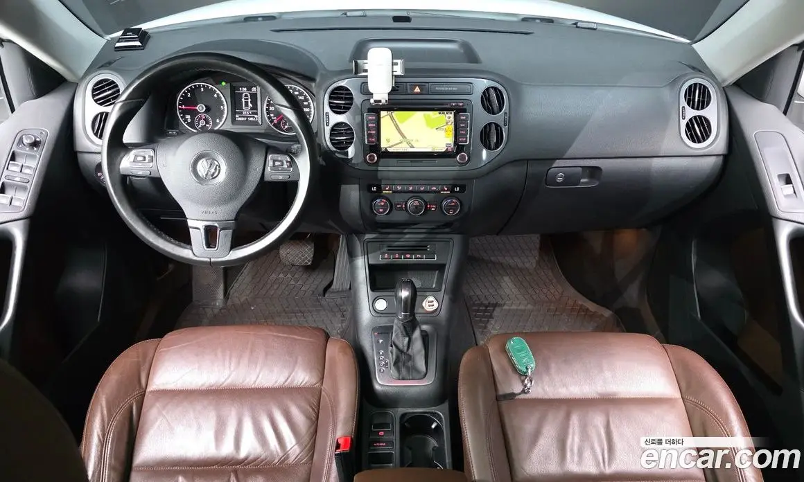 Volkswagen Tiguan 2015 2.0 автомат (гидро), фото 9