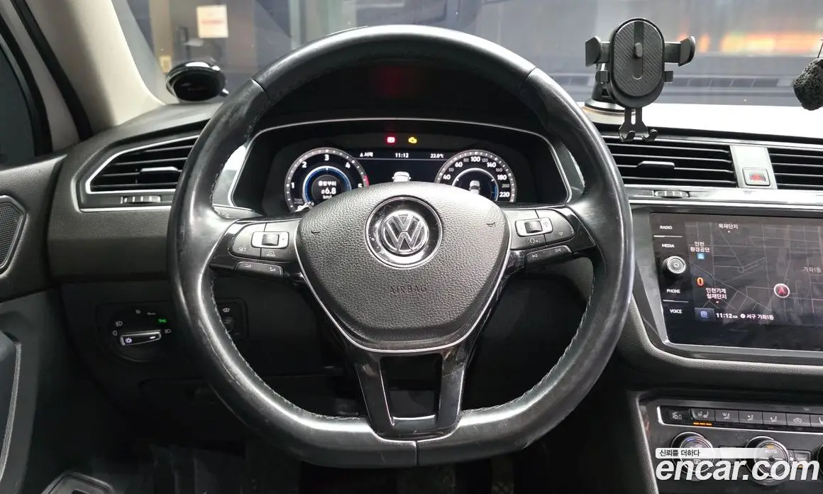 Volkswagen Tiguan 2018 2.0 автомат (гидро), фото 13