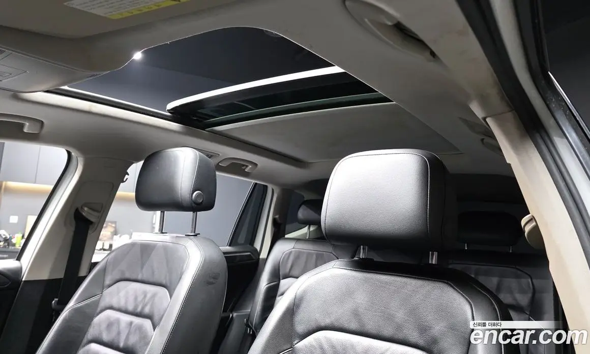 Volkswagen Tiguan 2018 2.0 автомат (гидро), фото 19
