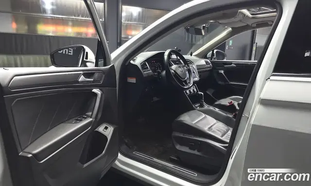 Volkswagen Tiguan 2018 2.0 автомат (гидро), миниатюра 10