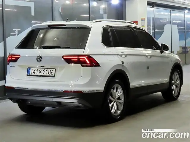 Volkswagen Tiguan 2020 2.0 автомат (гидро), миниатюра 2