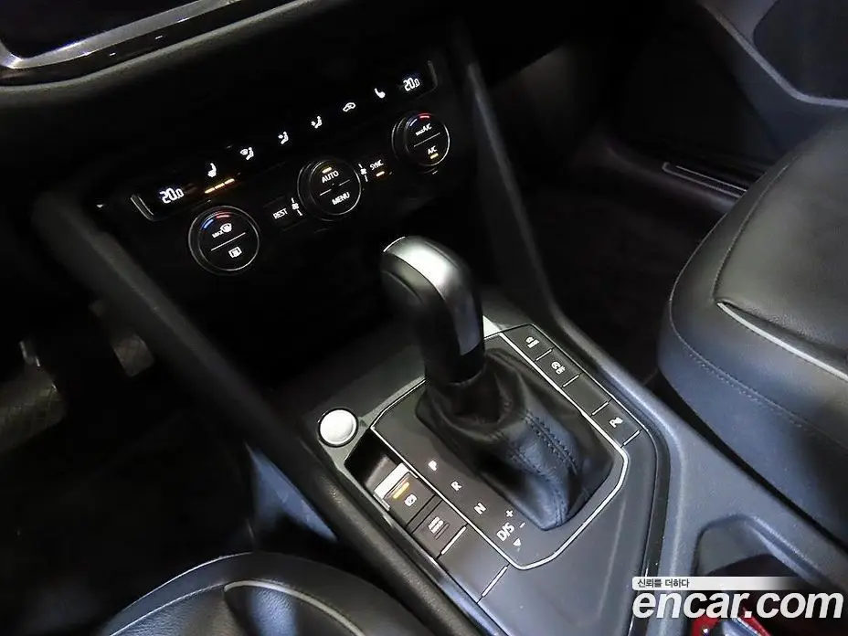 Volkswagen Tiguan 2020 2.0 автомат (гидро), фото 12
