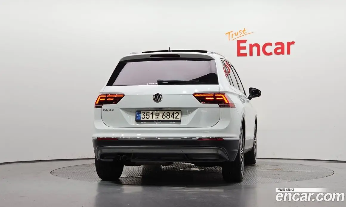 Volkswagen Tiguan 2020 2.0 автомат (гидро), фото 4