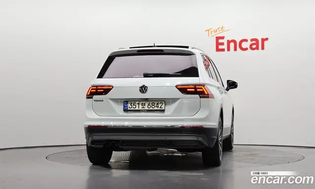 Volkswagen Tiguan 2020 2.0 автомат (гидро), миниатюра 4